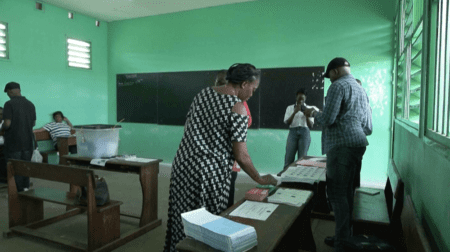 Gabon/Referendum sur la constitution: large victoire du "oui", selon les résultats provisoires