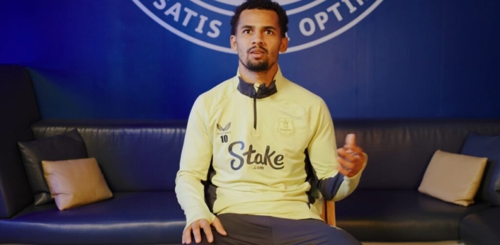 Everton : Iliman Ndiaye raconte son parcours dans « My Story »