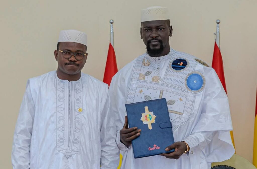 Guinée : le projet de nouvelle Constitution remis à Doumbouya