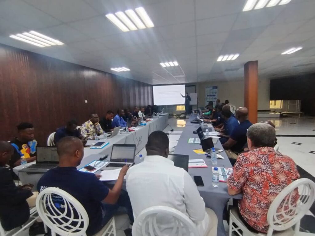 RCI: la FAO forme des producteurs d’aliments pour tilapia