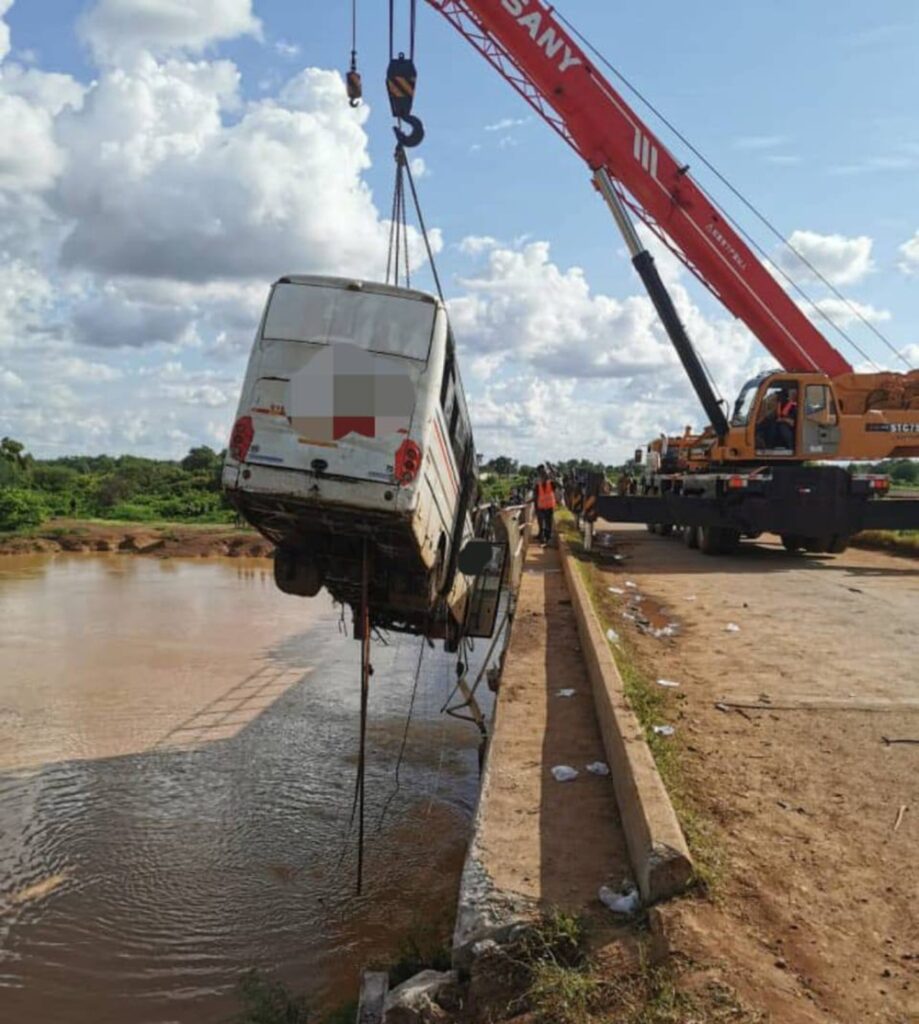 Burkina/accident : aucun corps retrouvé dans le véhicule sorti de l’eau