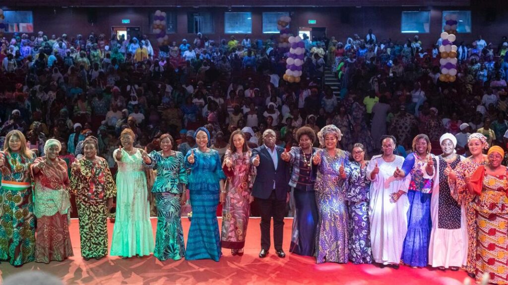 Des femmes mobilisent 20 millions F pour Ouattara