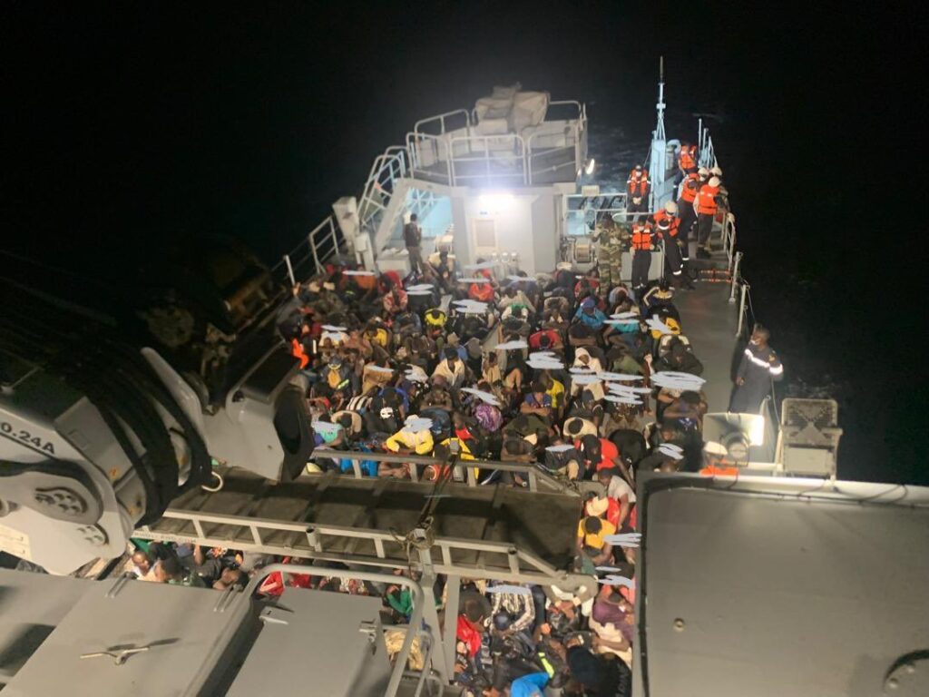Sénégal : la Marine sauve 282 migrants en mer