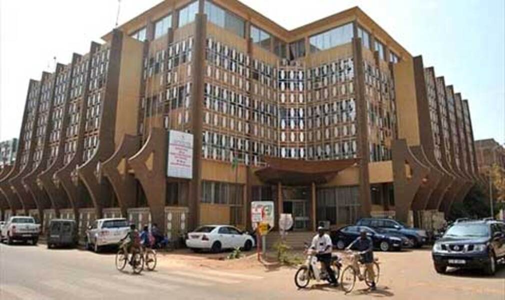 Burkina : révocation de 21 agents pour usage de faux diplômes