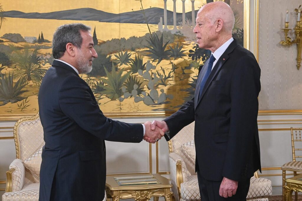 La Tunisie se rapproche de l’Iran au prix d’un isolement