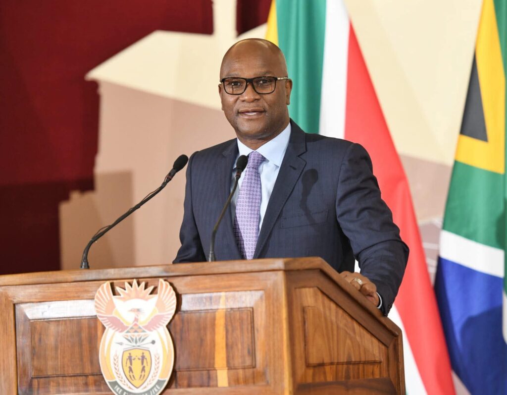Afrique du Sud : Ramaphosa rend hommage à Mthethwa