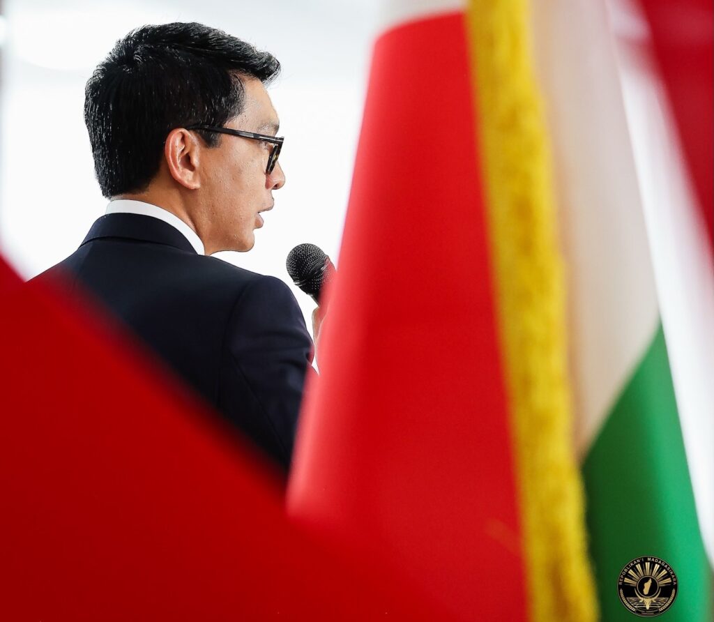 Madagascar : Rajoelina exfiltré par Paris (média)