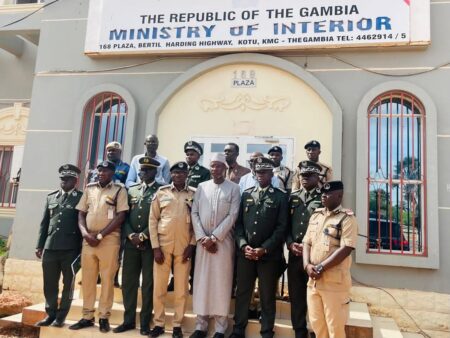 Des responsables pénitentiaires sénégalais en visite en Gambie