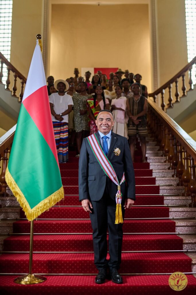 Madagascar : les portraits du président retirés des bureaux