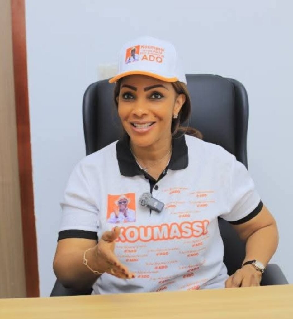 M. Le président de la république m'a dit: - De lutter contre le désordre  urbain comme je l ai vaincu à Koumassi. - De lutter également contre  l'insalubrité pour la vaincre, image size:941x1024