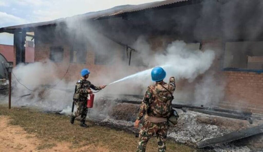 RDC : des Casques bleus sauvent l’hôpital de Fataki d’un incendie
