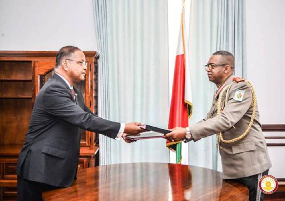 Madagascar : Rajaonarivelo succède à Dimbisoa à la Primature