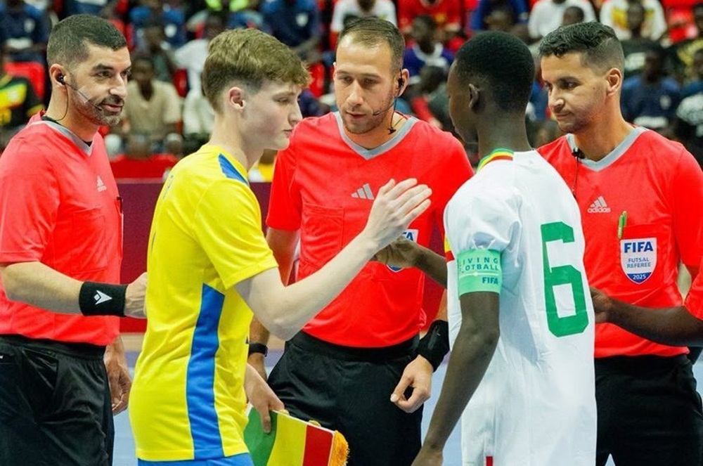 Futsal U17 : Lioncelles en tête, Lionceaux battus par le Brésil