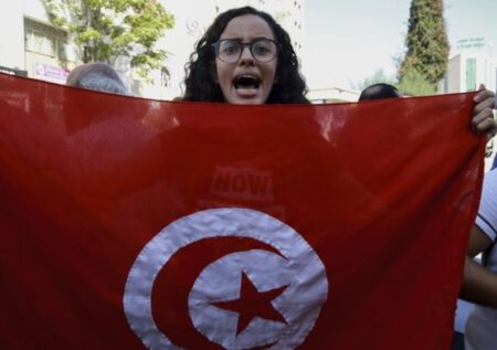 Tunisie : la suspension de deux ONG symboles dénoncée par la FIDH