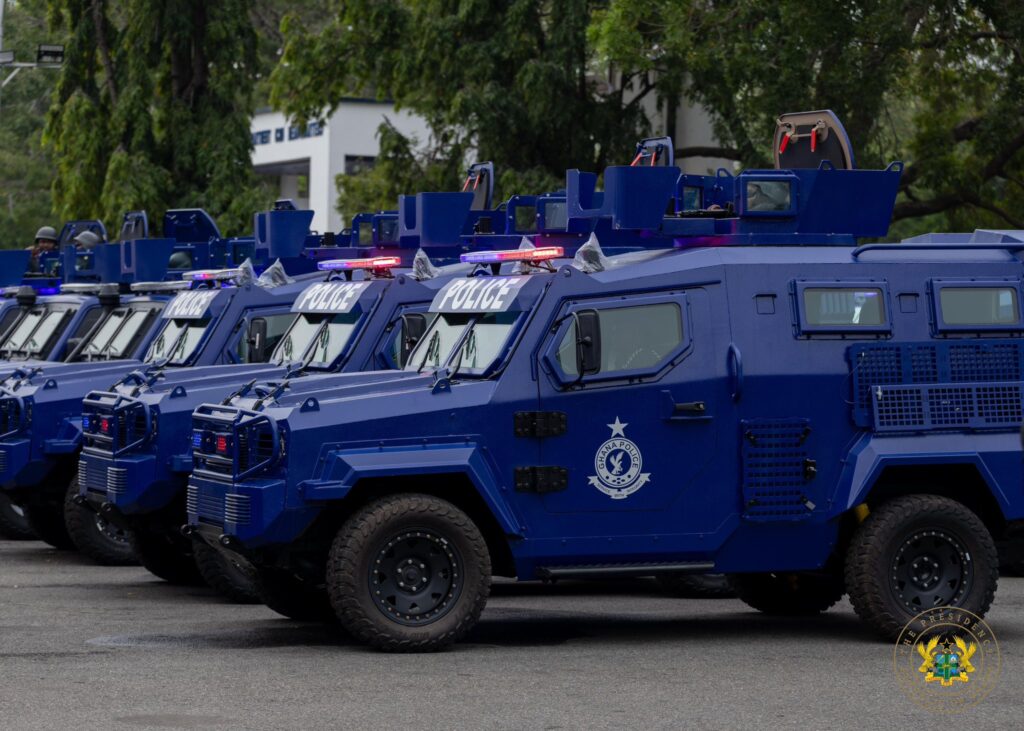 Ghana : Mahama remet 40 véhicules blindés à la police
