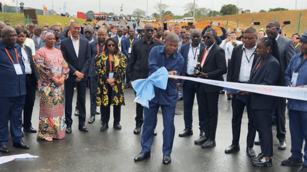 Angola: le 1er projet national de gaz non associé inauguré à Soyo