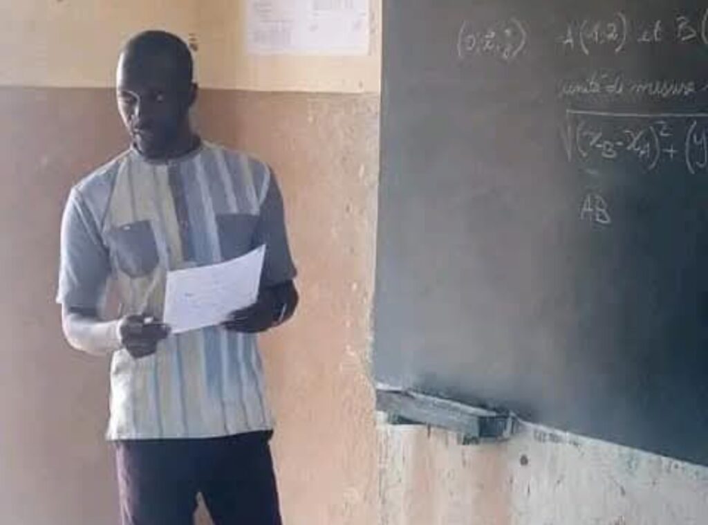 Burkina: des cours de maths pour pallier le manque de professeurs