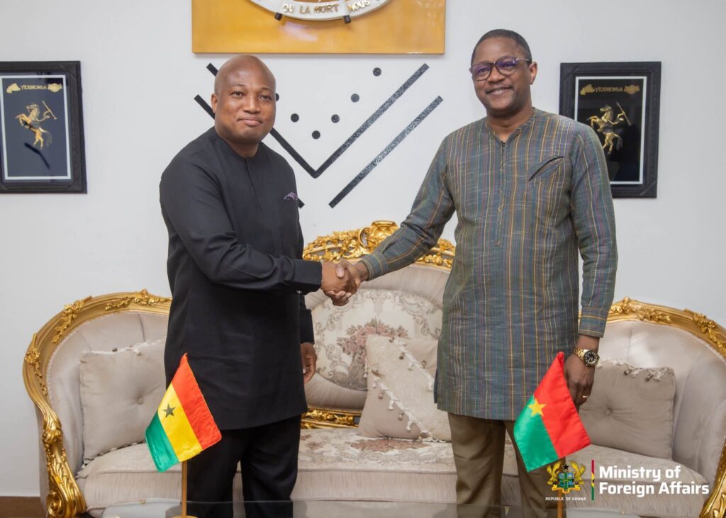 Le ministre ghanéen des Affaires étrangères à Ouagadougou