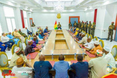 Guinée : Mamadi Doumbouya rencontre les acteurs du secteur privé
