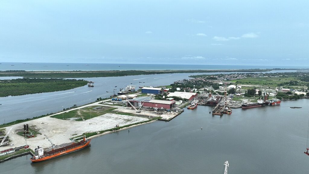 36 navires attendus dans les ports de Lagos (officiel)
