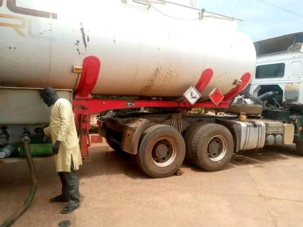 Mali : l’approvisionnement en carburant maintenu sous escorte