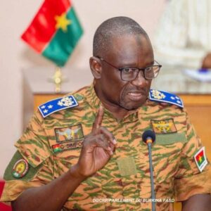 Burkina: le Parlement adopte une loi sur la réserve militaire