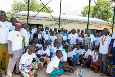 Ivoiriens et Maliens unis pour la paix à la frontière