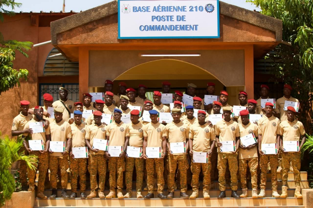 Burkina : fin de formation pour 40 guideurs aériens de l’armée