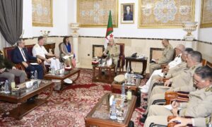 Algérie/Coopération militaire : «non-alignement» devant les USA