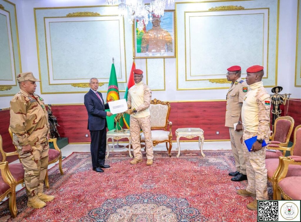 Burkina : Traoré reçoit le ministre mauritanien de la Défense