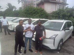 GoCab lance à Abidjan 100 VTC électriques