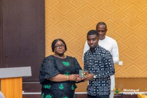 Ghana : 100 passeports de remplacement remis aux victimes des inondations à Accra