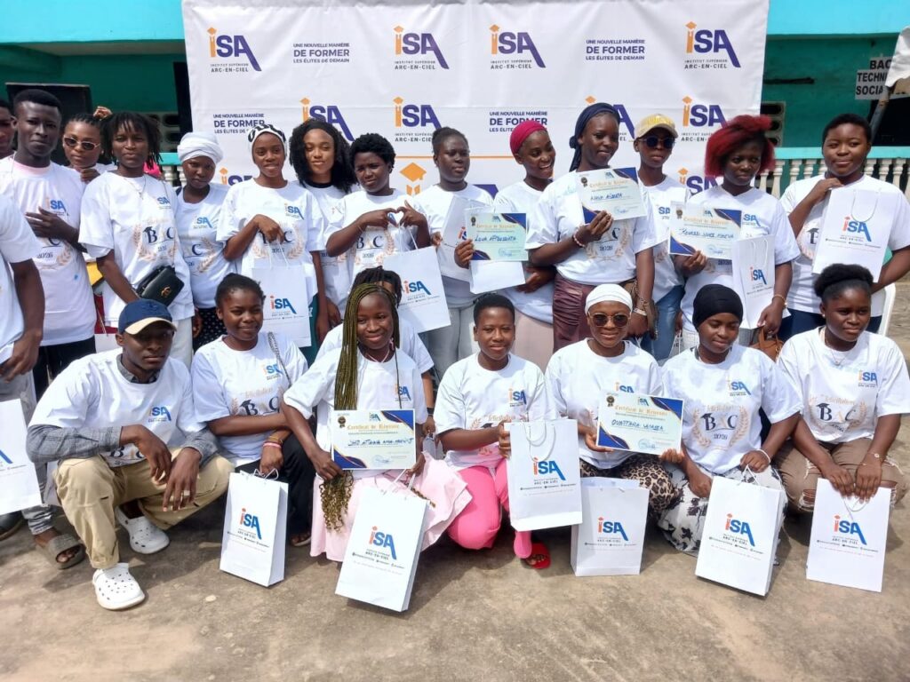 A Abidjan, un institut célèbre ses meilleurs bacheliers