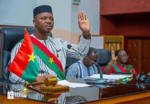 Burkina : le Parlement approuve la création des médias de l’AES