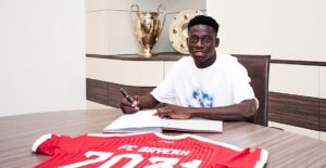 Le Bayern Munich offre un contrat professionnel à Bara S. Ndiaye