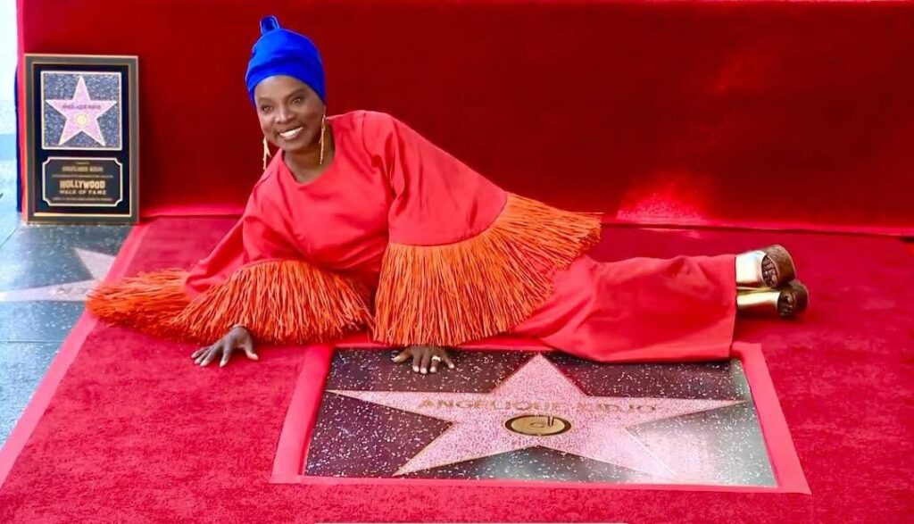 Angélique Kidjo reçoit une étoile sur le Hollywood Walk of Fame
