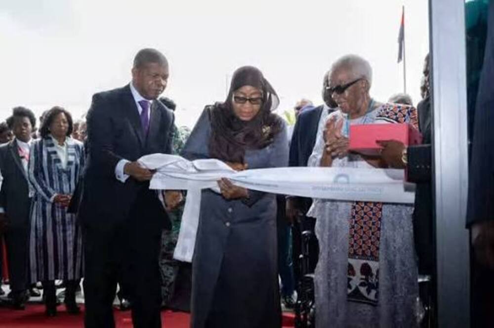 Angola : Lourenço inaugure l’Hôpital des brûlés Julius Nyerere
