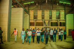L’État d’Enugu remet 77 millions de nairas aux rapatriés d’Afrique du Sud
