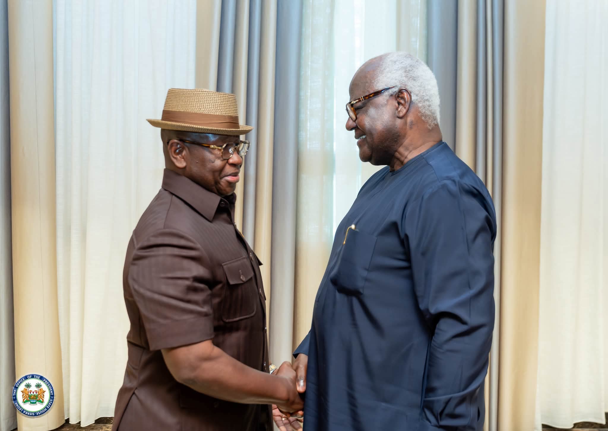 Sierra Leone : Maada Bio accueille Ernest Bai Koroma à Freetown