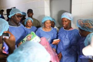 Mali : première séparation de deux bébés siamois