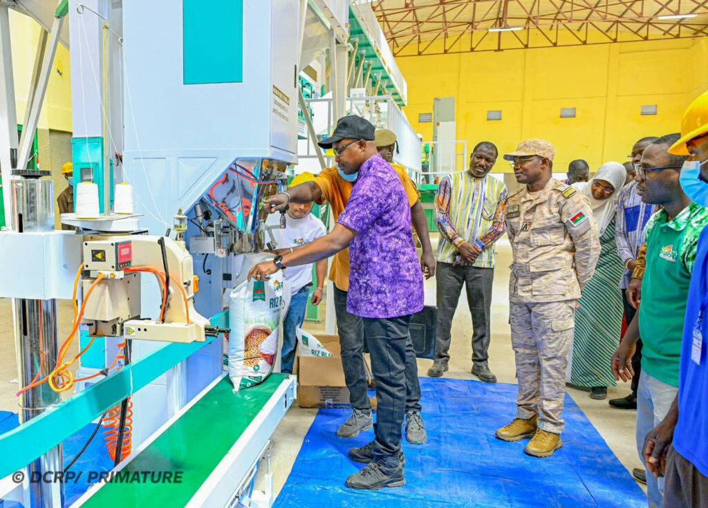 Burkina : une rizerie de 100 tonnes par jour inaugurée à Bagré