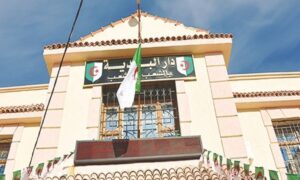 Algérie : les partis à l’épreuve d’une défiance persistante